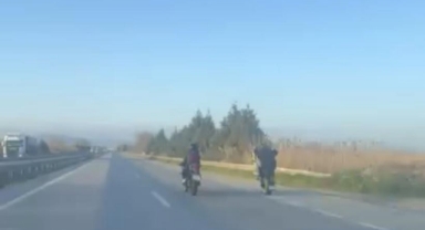 Bursa Mustafakemalpaşa'da Tehlikeli Motosiklet Sürüşleri Kamerada