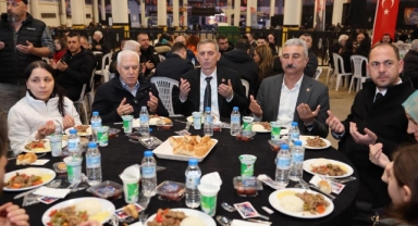 Bursa Yıldırım'da İftar Sofrası: Başkan Mustafa Bozbey Vatandaşlarla Buluştu