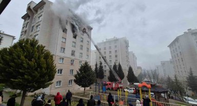 Bursa'da 8 katlı binada yangın