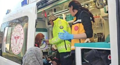 Bursa'da fenalaşan servis şoförü kaldırıma çıkıp güçlükle durabildi