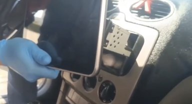 Bursa'da film gibi operasyon, Islak mendilden, aracın zulasına… Hepsi tek tek çıktı