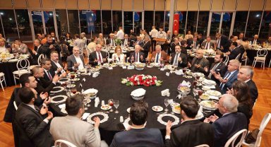 Bursa'da özlenen tablo...Mecliste su için tartıştılar, iftarda aynı sofrada buluştular