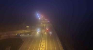 Bursa'da sis: Mudanya yolunda görüş mesafesi düştü