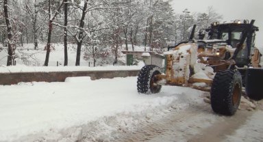 Bursa'nın yüksek kesimlerinde karla mücadele sürüyor