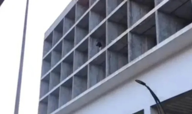 Ceza kesilen sürücü, inşaatın çatısına çıktı