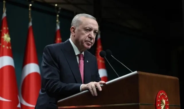 Erdoğan, CHP Genel Başkanı Özgür Özel Hakkında 500 Bin TL’lik Tazminat Davası Açtı