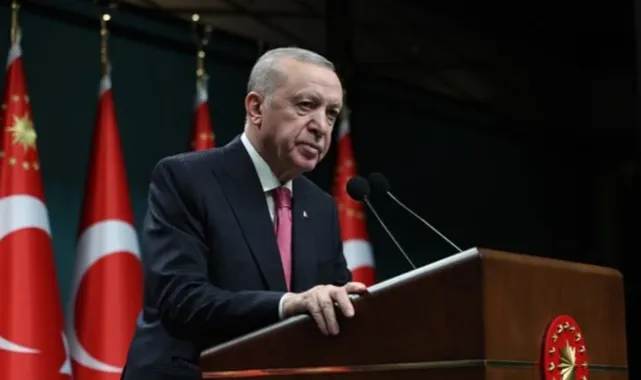 Erdoğan, CHP Genel Başkanı Özgür Özel Hakkında 500 Bin TL’lik Tazminat Davası Açtı