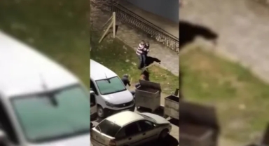 Eski eşiyle tartıştı: Komşular sopayla dövdü