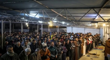 Gazze’de Kadir Gecesi: Han Yunus’ta Yıkıntılar Arasında Dualar Yükseldi