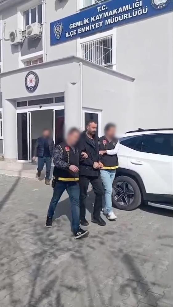 Gemlik’te 25 Yıl Hapis Cezası Bulunan Şahıs Polis Tarafından Yakalandı
