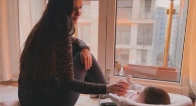 İrem Helvacıoğlu Kızı Sora ile Anılarını Paylaştı