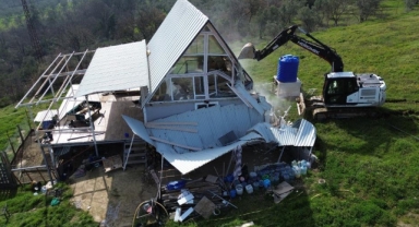 İznik’te Tarım Arazilerine Yapılan Kaçak Tiny House’lar Yıkıldı