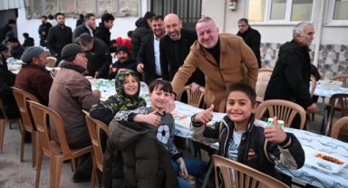 Karacabey’de Sokak İftarında Başkan Karabatı Vatandaşlarla Buluştu