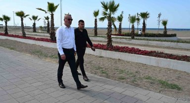 Karacabey'de park ve bahçelerde göz dolduran çalışmalar