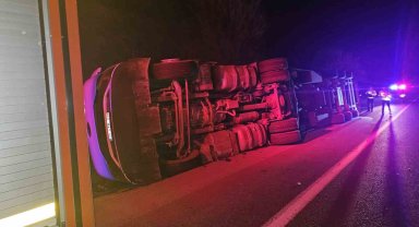 Kontrolden çıkan tır devrildi, şans eseri yaralanan olmadı