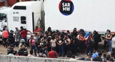 Meksika’da Kamyonda 229 Göçmen Tespit Edildi: 17’si Çocuk