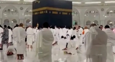 Mescid-i Haram’da Yağmur Altında Ramazan Vedası