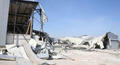 Nilüfer'de 4 kaçak bina yıkıldı