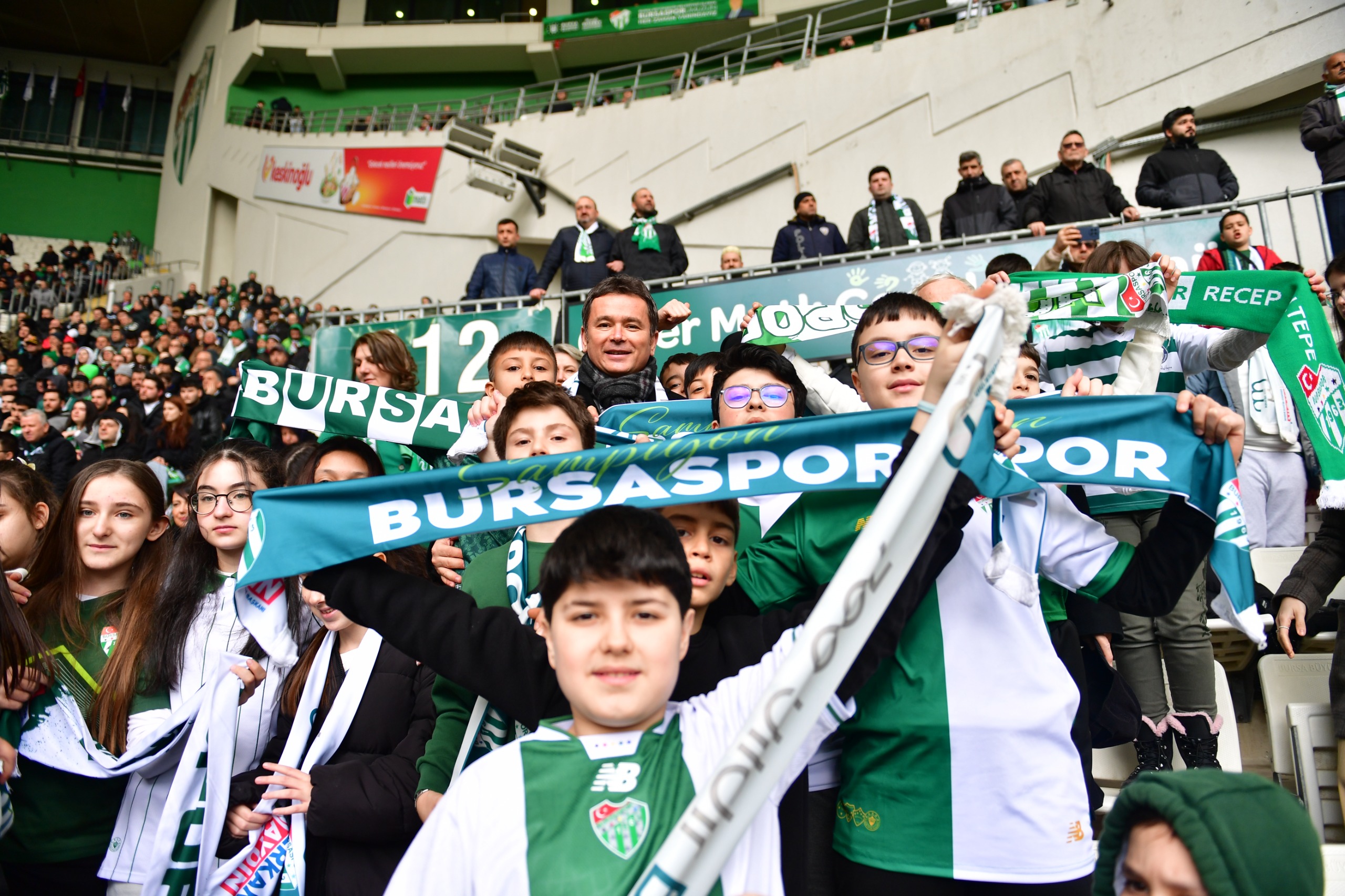 Osmangazi Belediyesi’nden 100 Çocuğa Bursaspor Maçı Heyecanı