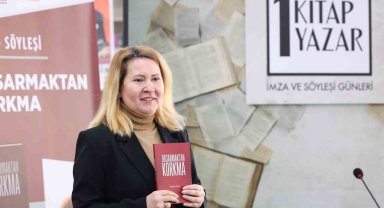 Osmangazi Belediyesi sevilen yazarları okurlarıyla buluşturuyor