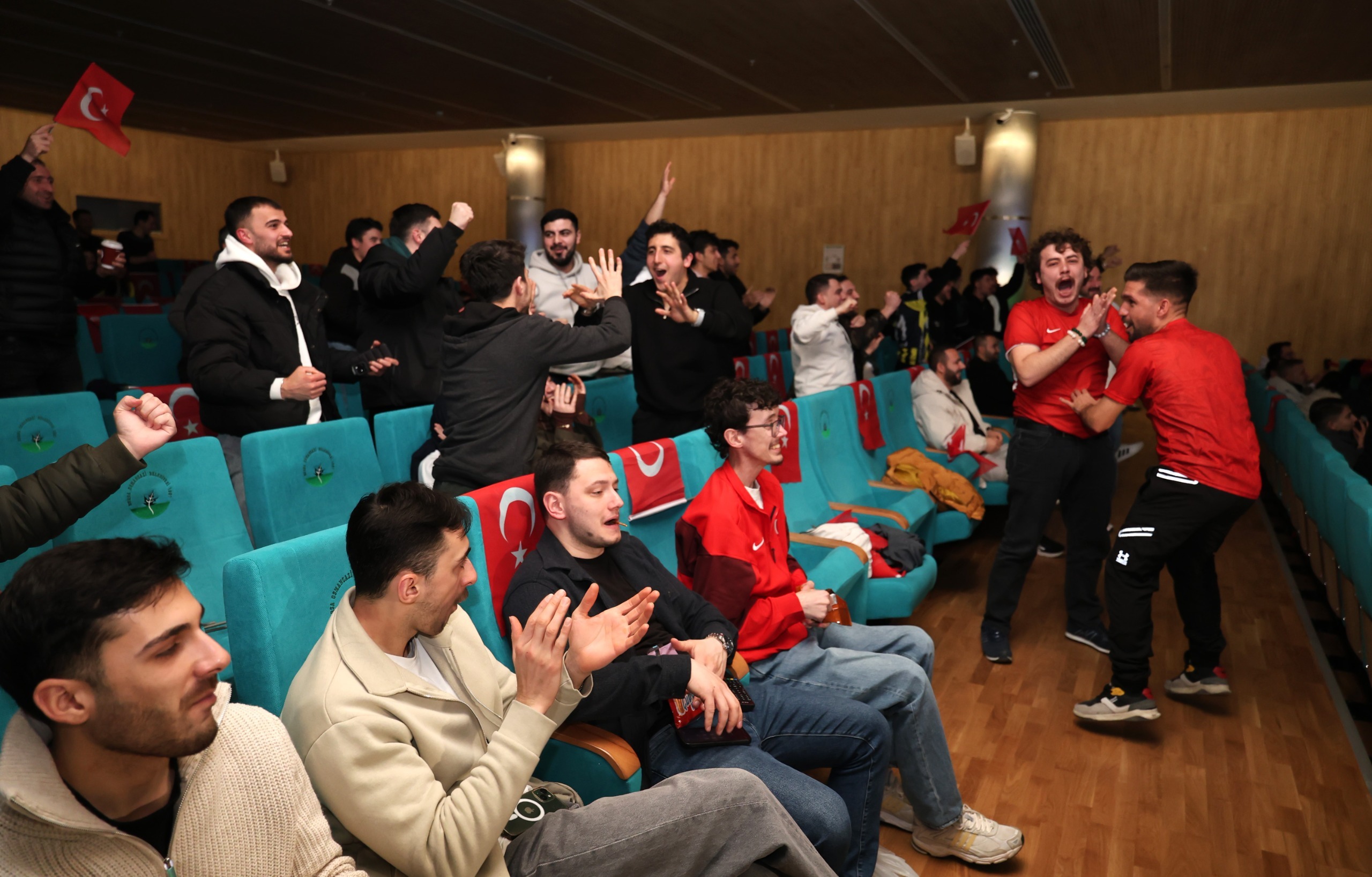 Osmangazi’de Dev Ekranda Milli Zafer Coşkusu