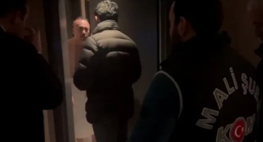 Özgür Özel’den Uşak Belediyesi Operasyonu Açıklaması: Dimdik Ayaktayız