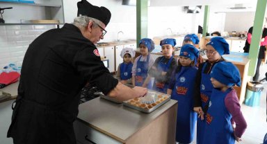 Ramazan tatlıları minik şeflerden