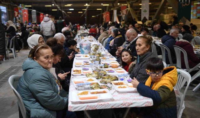 Ramazan'ın bereketi 1050 konutlar'da paylaşıldı