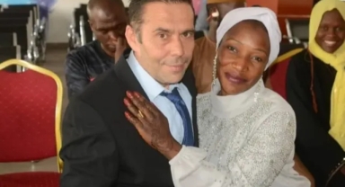 Sosyal medya da tanışıp evlendiler