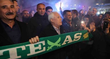 Tahanlı Pide ve çaylar başkan Bozbey'den