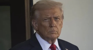 Trump’tan İran’a Sert Mesaj: “Terörist Rejim Yok Ediliyor”