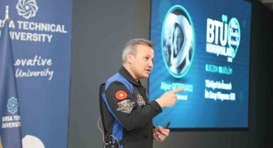 Türkiye'nin ilk astronotu Alper Gezeravcı BTÜ öğrencileriyle buluştu