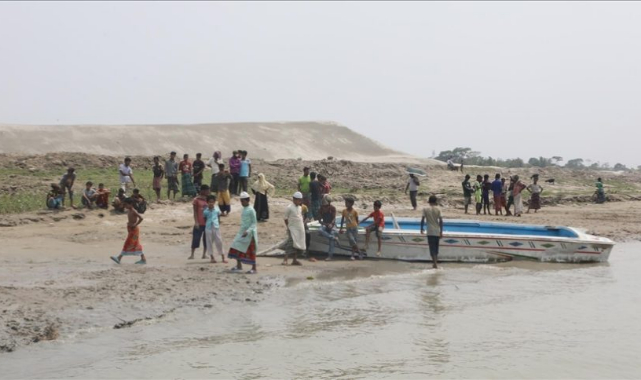 Yolcu Otobüsü Nehre Düştü