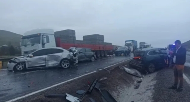 Aksaray’da Zincirleme Kaza: Otobüs 10 Araca Çarptı, 7 Yaralı