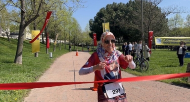 Balkan Ülkeleri Posta Dağıtıcıları Yürüyüş Yarışması Seçmeleri Renkli Görüntüler Oluşturdu