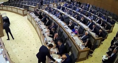 Bursa Büyükşehir’de Kritik Gün: Başkan Vekili Seçimi İçin Oylar Kullanılıyor