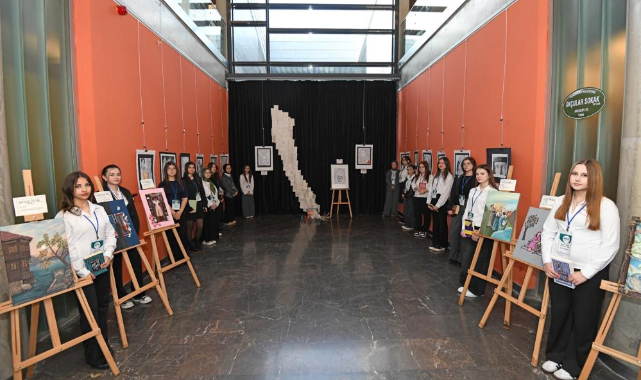 Bursa’da ‘Edebiyattan Sanata Yolculuk’ Sergisi Sanatseverlerle Buluştu