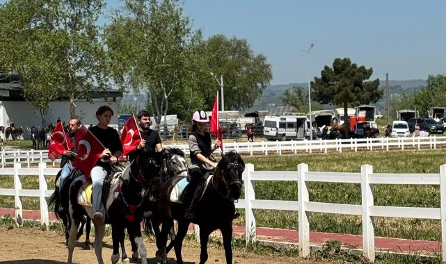 Bursa'da Fetih Coşkusu Rahvan At Koşusu ile Yaşandı