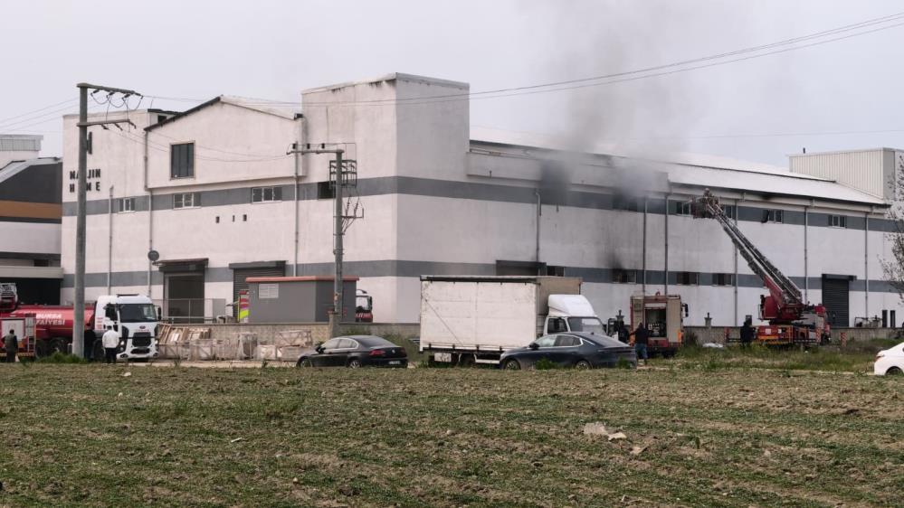 Bursa'da mobilya fabrikasında korkutan yangın