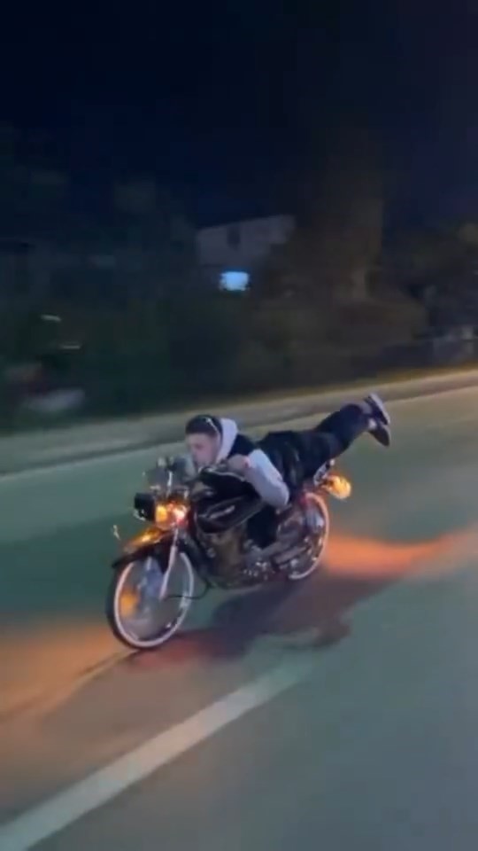 Bursa’da Trafikte Tehlikeli Motosiklet Şovu Tepki Çekti