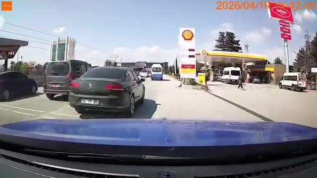 Bursa İstanbul Yolu Caddesi’nde Makas Atan Sürücü Trafiği Tehlikeye Soktu