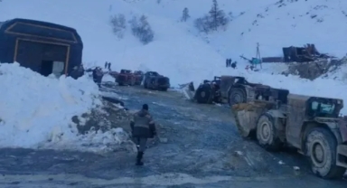 Buryatya’da Çığ Faciası: 6 İşçi Hayatını Kaybetti