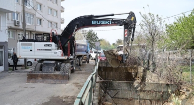 BUSKİ’den Karınca ve İsmetiye derelerinde temizlik çalışması