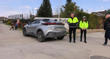 İnegöl’de Cip ile Motosiklet Çarpıştı: 2 Yaralı