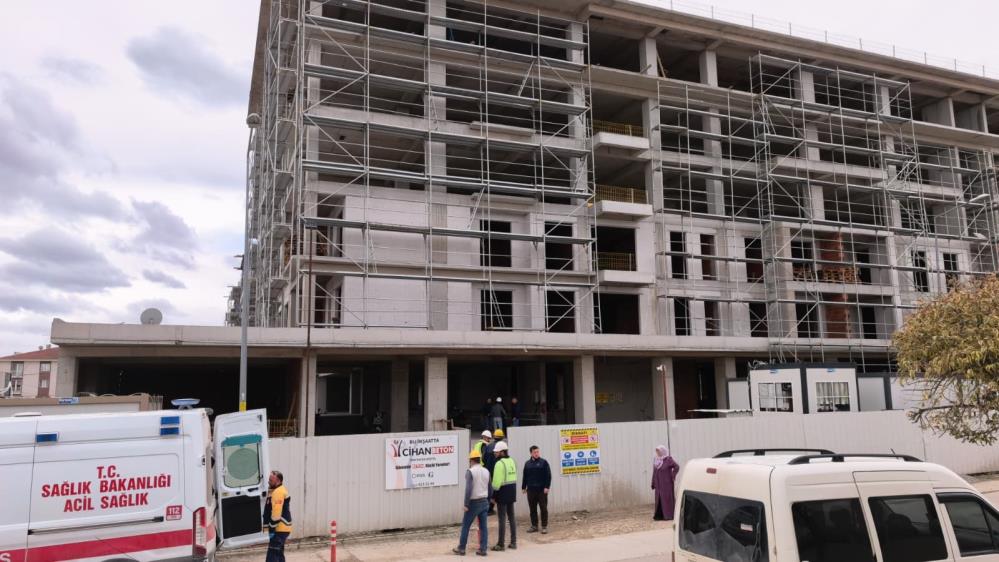 İnegöl'de İnşaat İşçisi 2. Kattan Düşerek Yaralandı