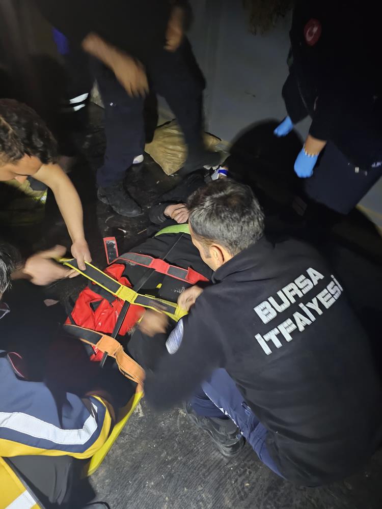 İnegöl’de Mobilya Fabrikasında Asansör Kazası: 17 Yaşındaki Genç Ağır Yaralandı