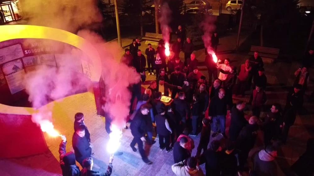 İnegöl’de Polis Ekiplerine ‘Kavga İhbarlı’ Sürpriz Kutlama