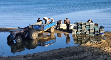 İznik Gölü’nde Gümüş Balığı Sezonu Açıldı
