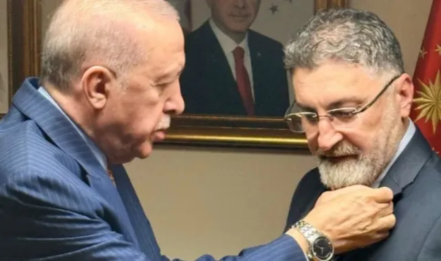 Kadir Kumbul AK Parti’ye Katıldı: Rozetini Erdoğan Taktı