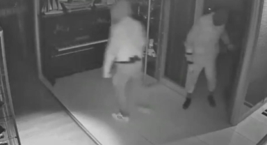 Maskeli beşler girdikleri işletmelerde çelik kasaları böyle patlattı